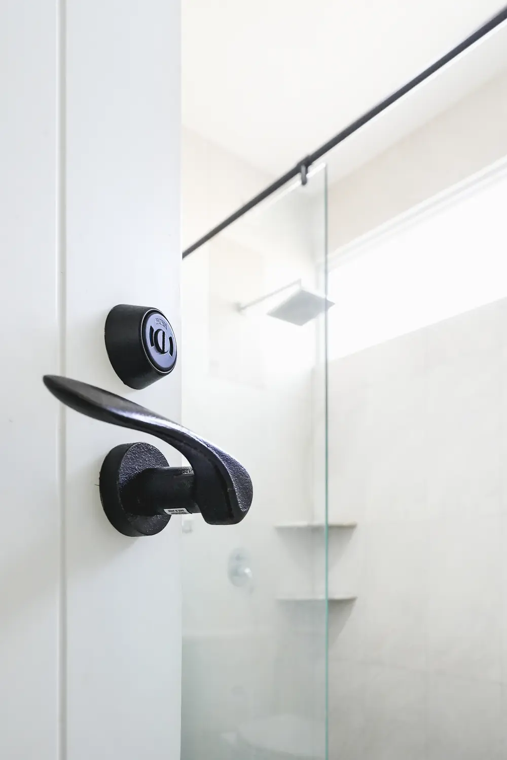 Lever handle Elmes dan kunci MIWA
