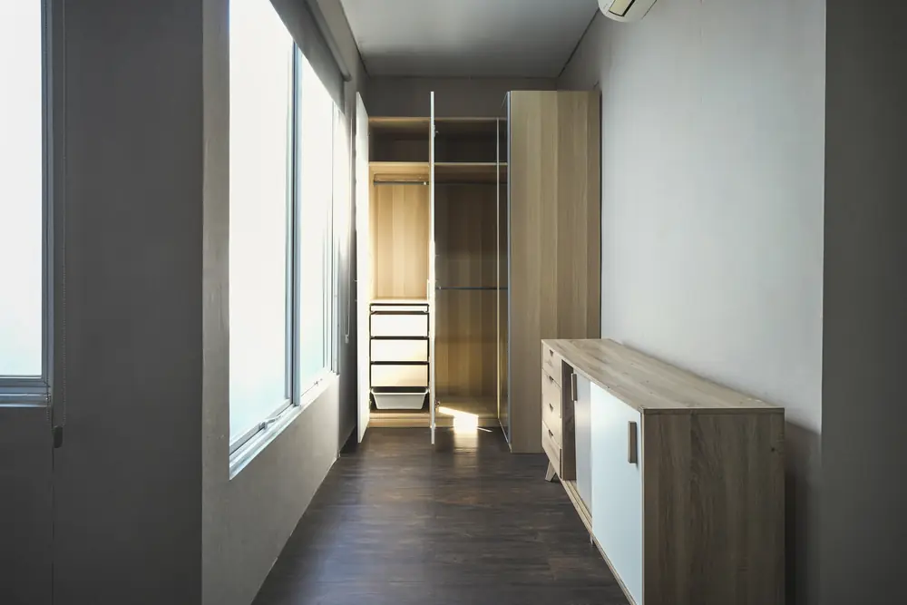 Walk-in closet, lemari built-in